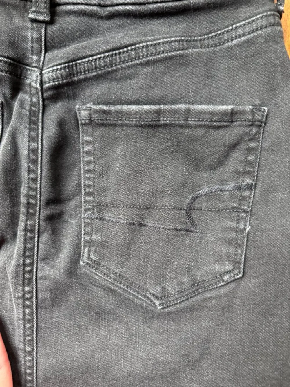 American Eagle Sz 4 Black Distressed Denim Skirt